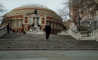 Swifty heads to the Royal Albert Hall on foot