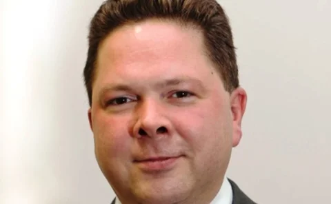 riig-vater-gordon-managing-director-colour