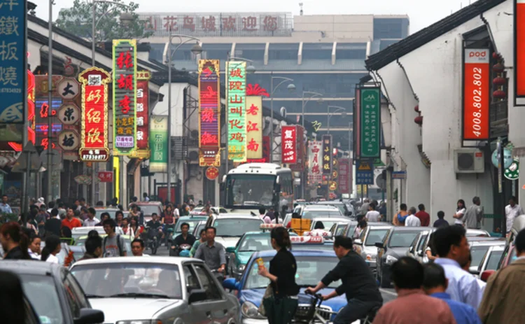 Shanghai street scene (Photo Shutterstock)