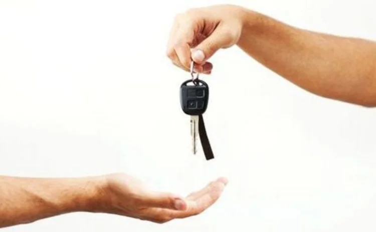 giving-car-keys