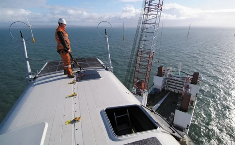 Offshore wind farm maintenance
