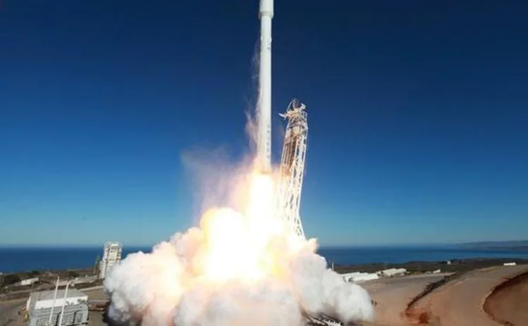 spacex-rocket-take-off