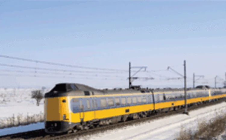 train-in-snow