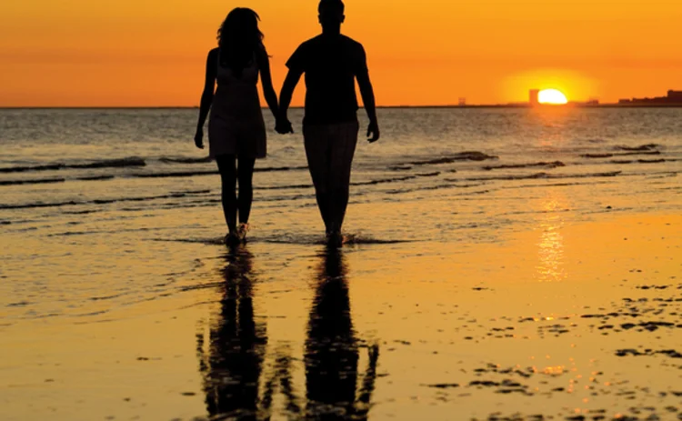 couple-in-sunset