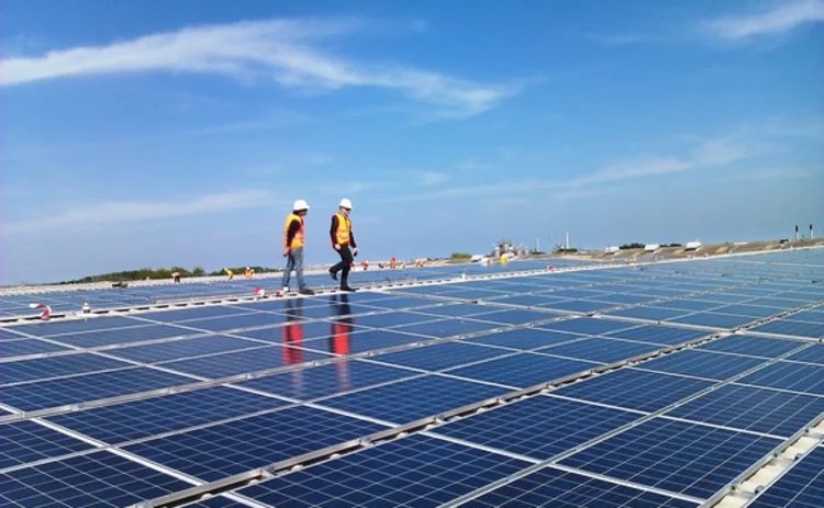 Solar array promens rooftop site beccles 3