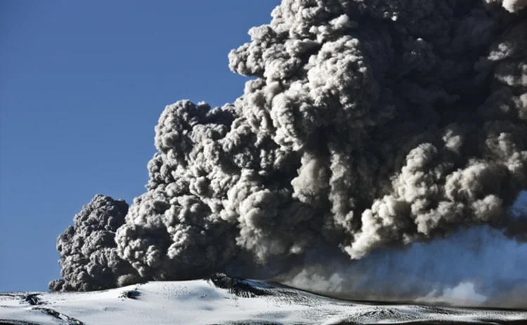 eyjafjallajokull-volcano-ash-cloud
