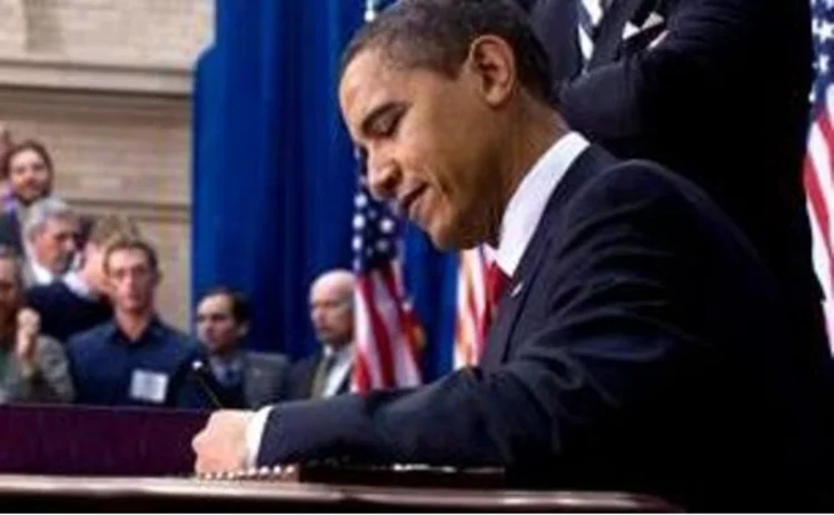 barack-obama-signs-american-recovery-and-reinvestment-act-of-2009-on-february-17