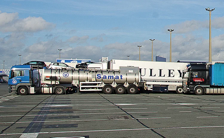 lorries-at-calais-port