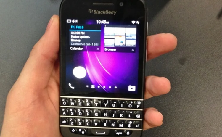 blackberry Q10 smartphone front view