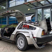DeLorean car